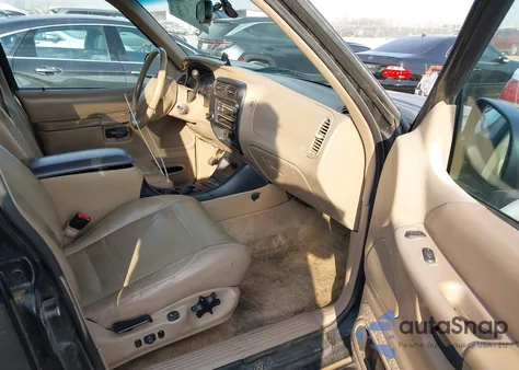 2000 Ford Explorer Eddie Bauer z USA, uszkodzony, nr VIN 1FMZU84PXYZA12354